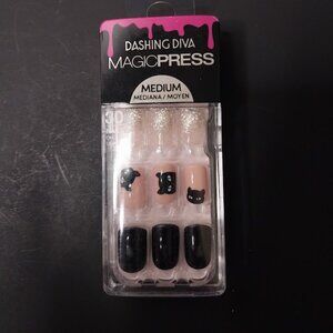 Dashing Diva Magic Press Cat nails